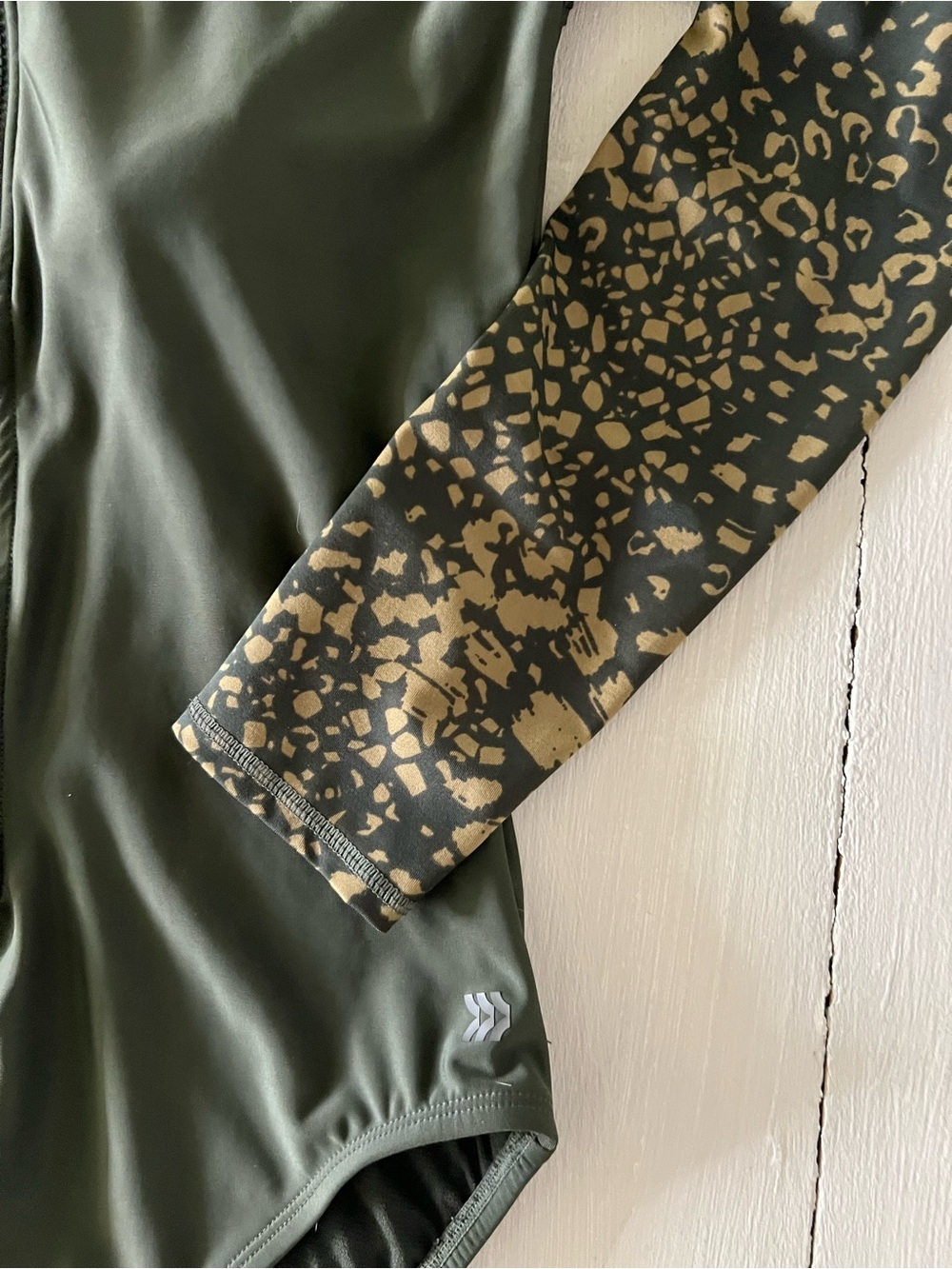 All In Motion Olive Green Leopard Print Long Sleeve Rash Guard Swimsuit Medium - Picture 3 of 5